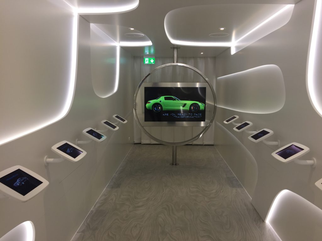 Mercedes Benz - mobile showroom